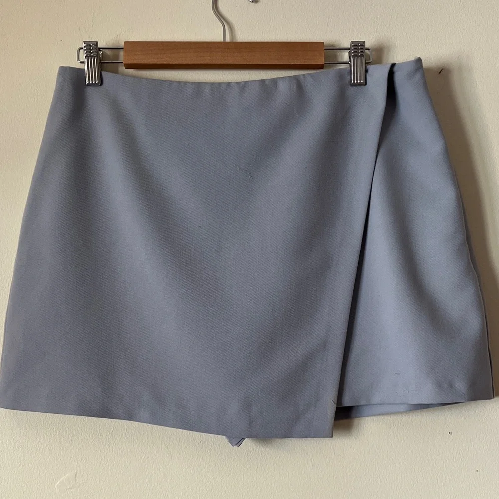 Abercrombie & Fitch Light Gray Skirt - Picture 2 of 8